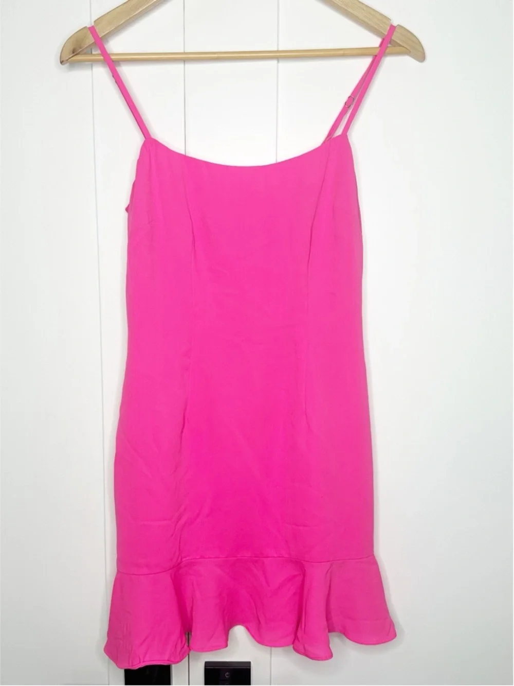 Lovers + Friends Teddy Mini Dress XS hot pink ruffle sleeveless sexy flirty date - Picture 4 of 12